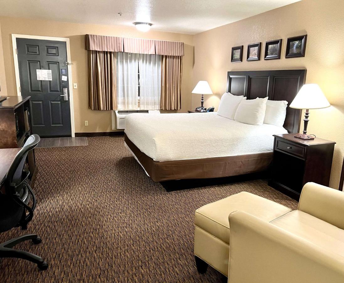 | Best Western Country Inn