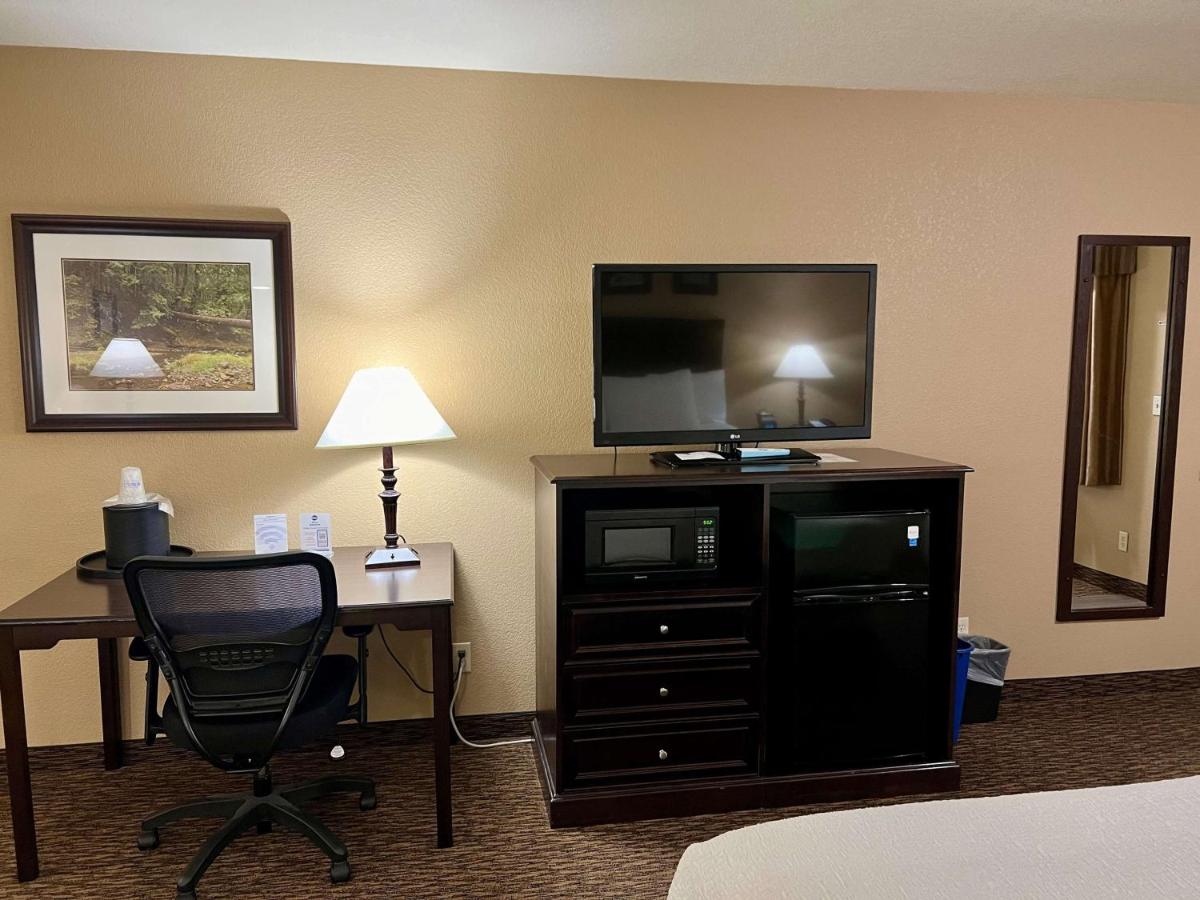 | Best Western Country Inn