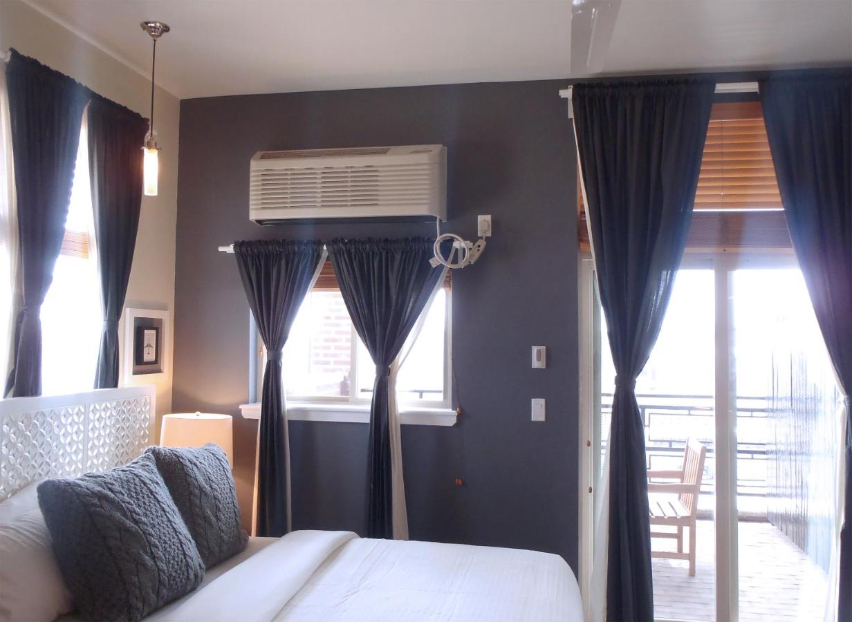 Loft with Terrace and City View at Henry Norman Hotel