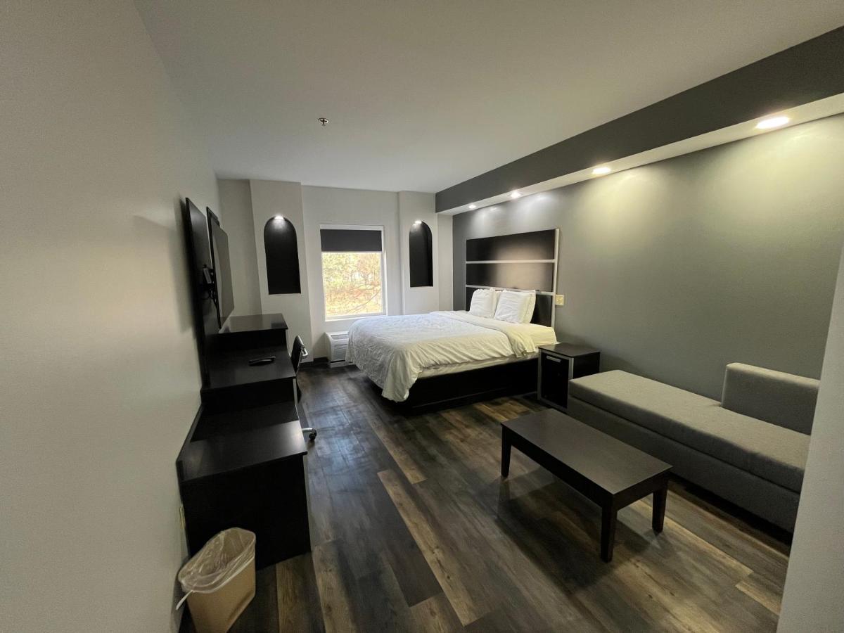 | Sans Boutique Hotel & Suites