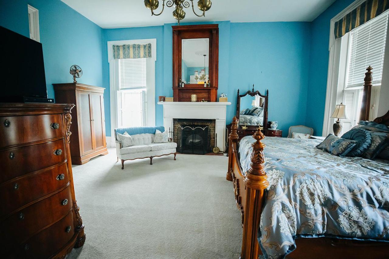  | Maple Hill Manor Bed & Breakfast