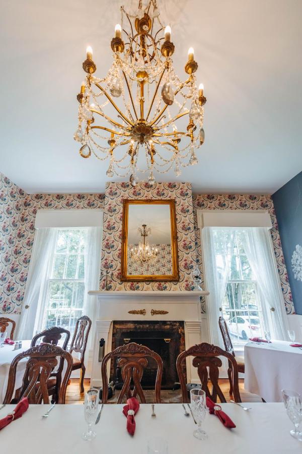 | Maple Hill Manor Bed & Breakfast