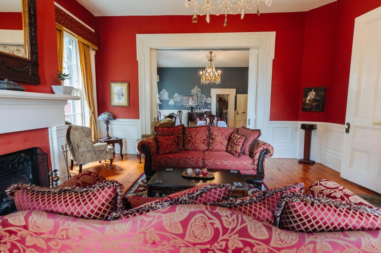 | Maple Hill Manor Bed & Breakfast