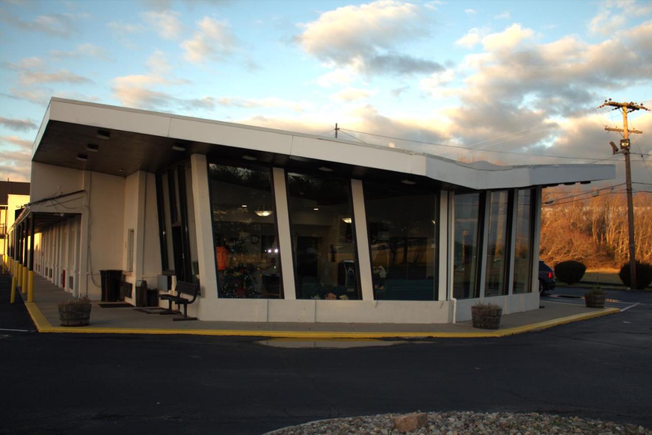 | Days Inn by Wyndham Wrightstown