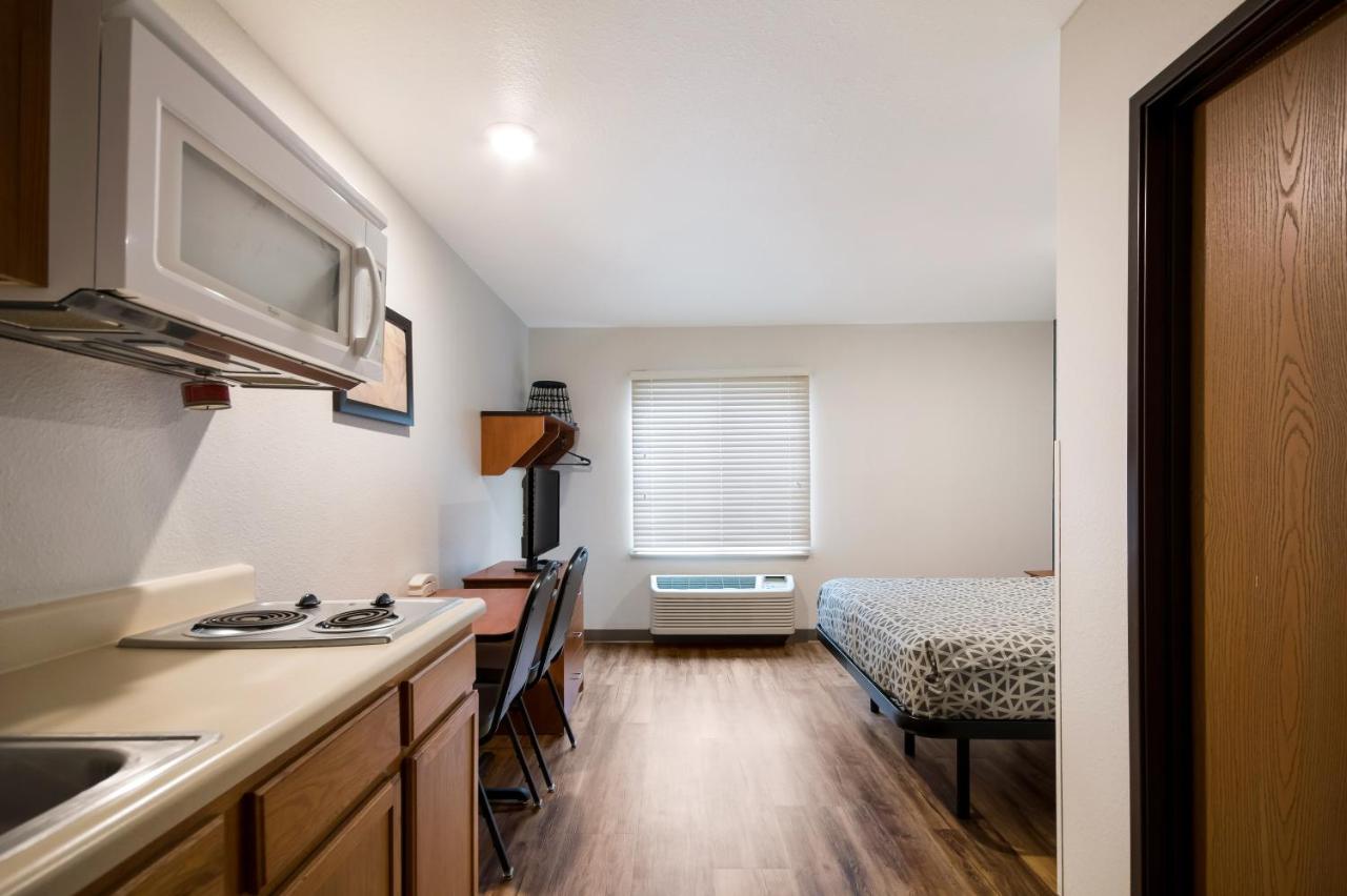 Queen Suite - Non Smoking at WoodSpring Suites Greenville Simpsonville