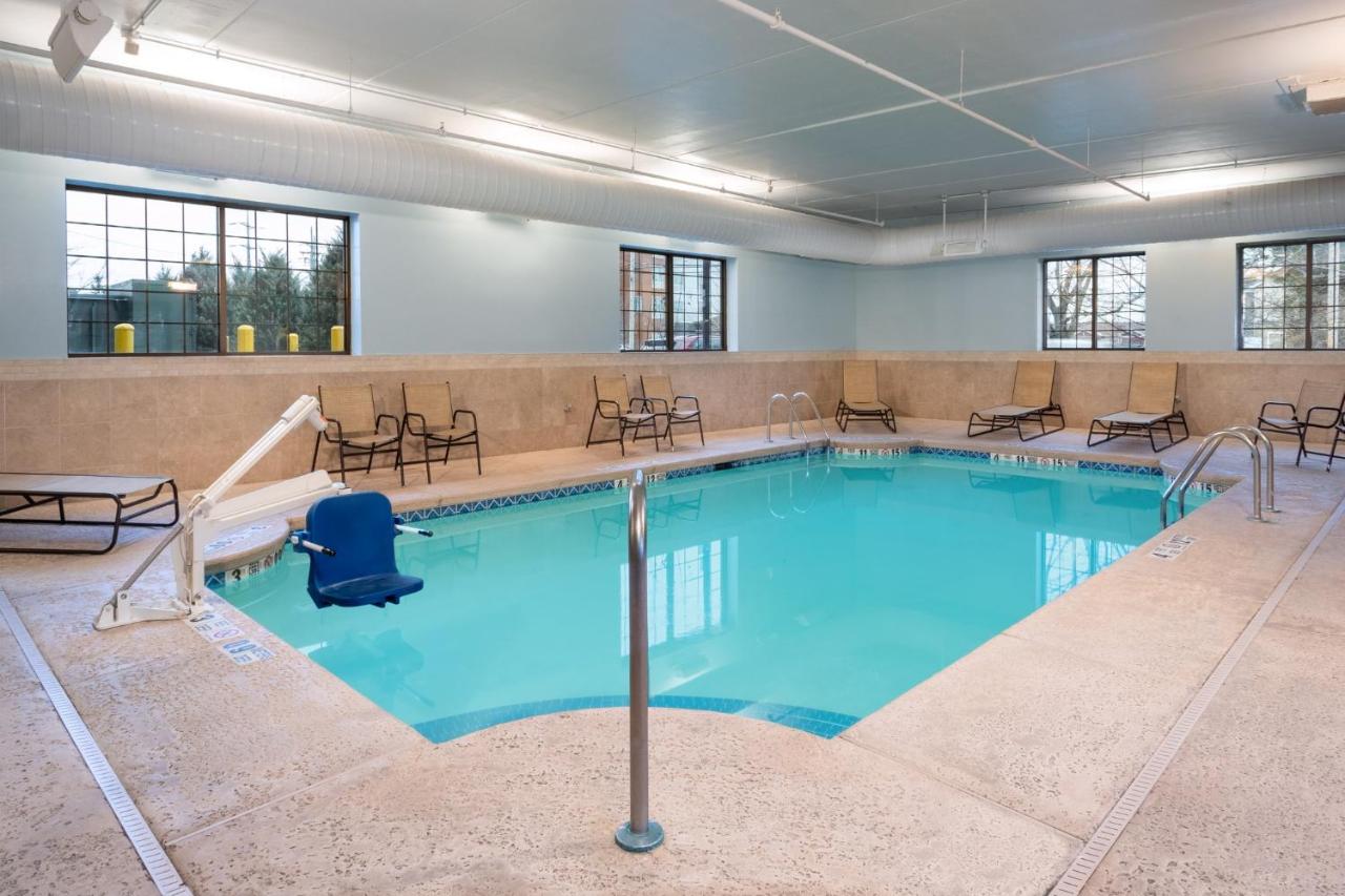 | Staybridge Suites Buffalo-Amherst, an IHG Hotel