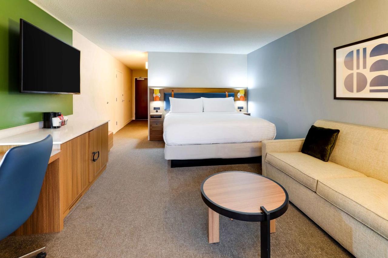 Hearing Accessible Water View Guestroom King at Sonesta Select San Francisco Airport Oyster Point Waterfront