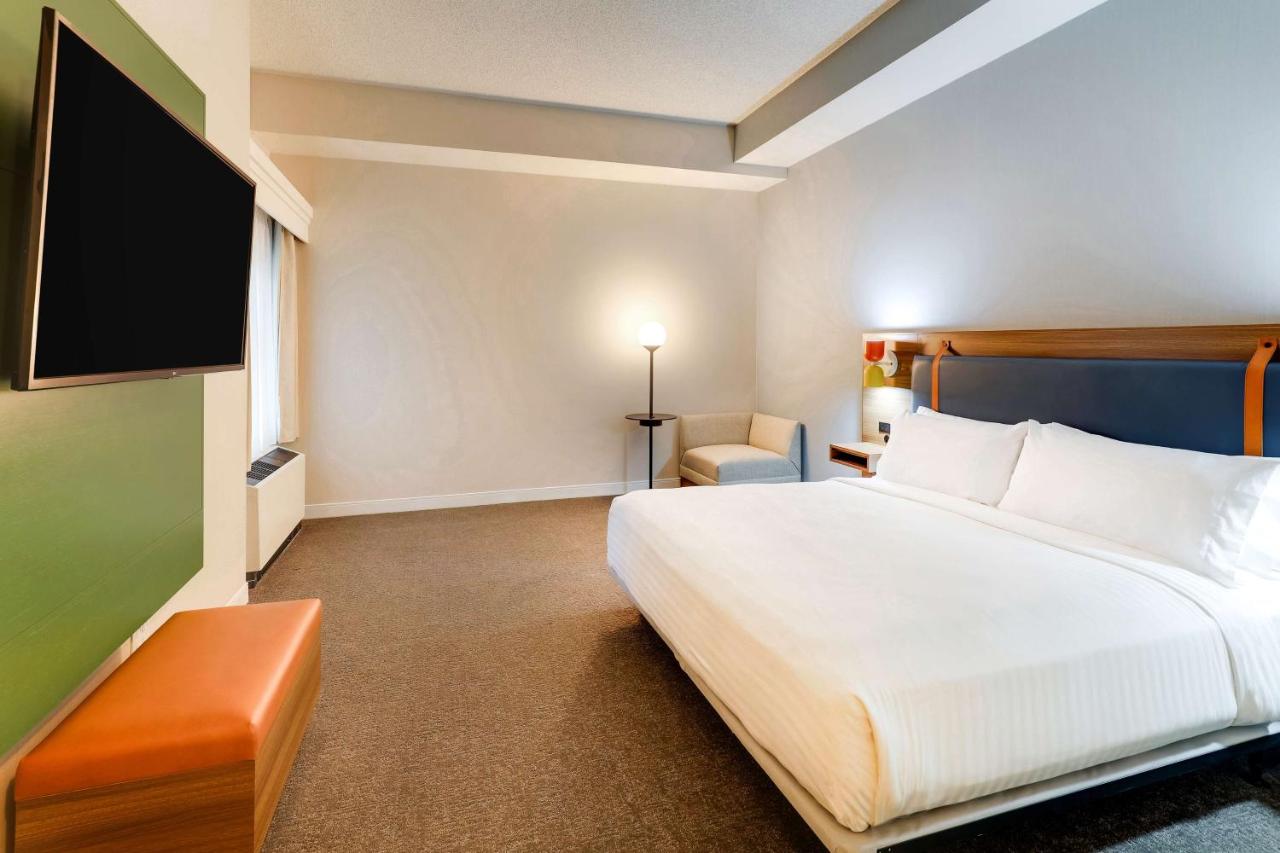 Mobility Accessible One Bedroom Suite King Tub at Sonesta Select San Francisco Airport Oyster Point Waterfront