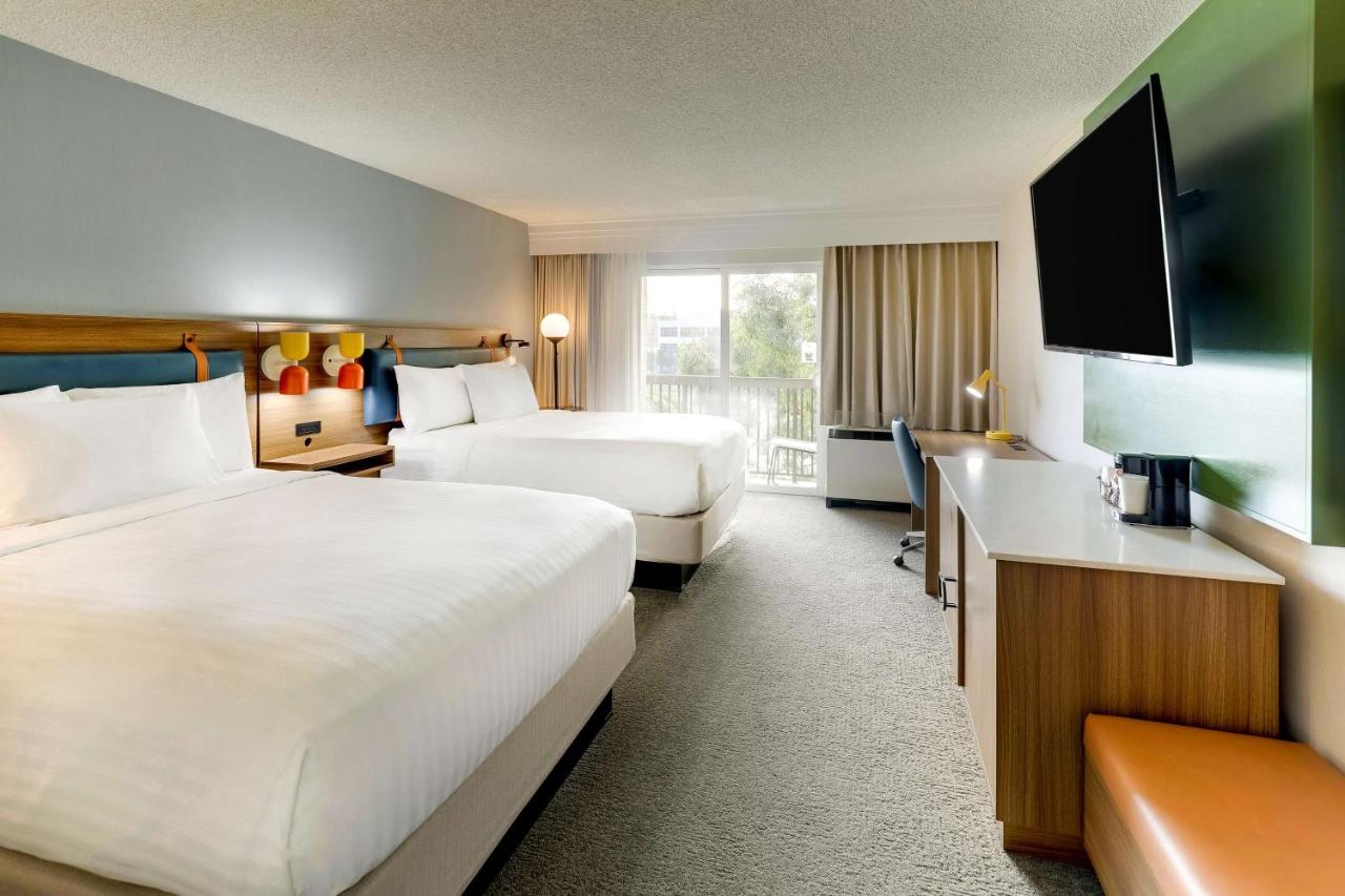 Mobility Accessible Water View Guestroom Two Queens Tub at Sonesta Select San Francisco Airport Oyster Point Waterfront
