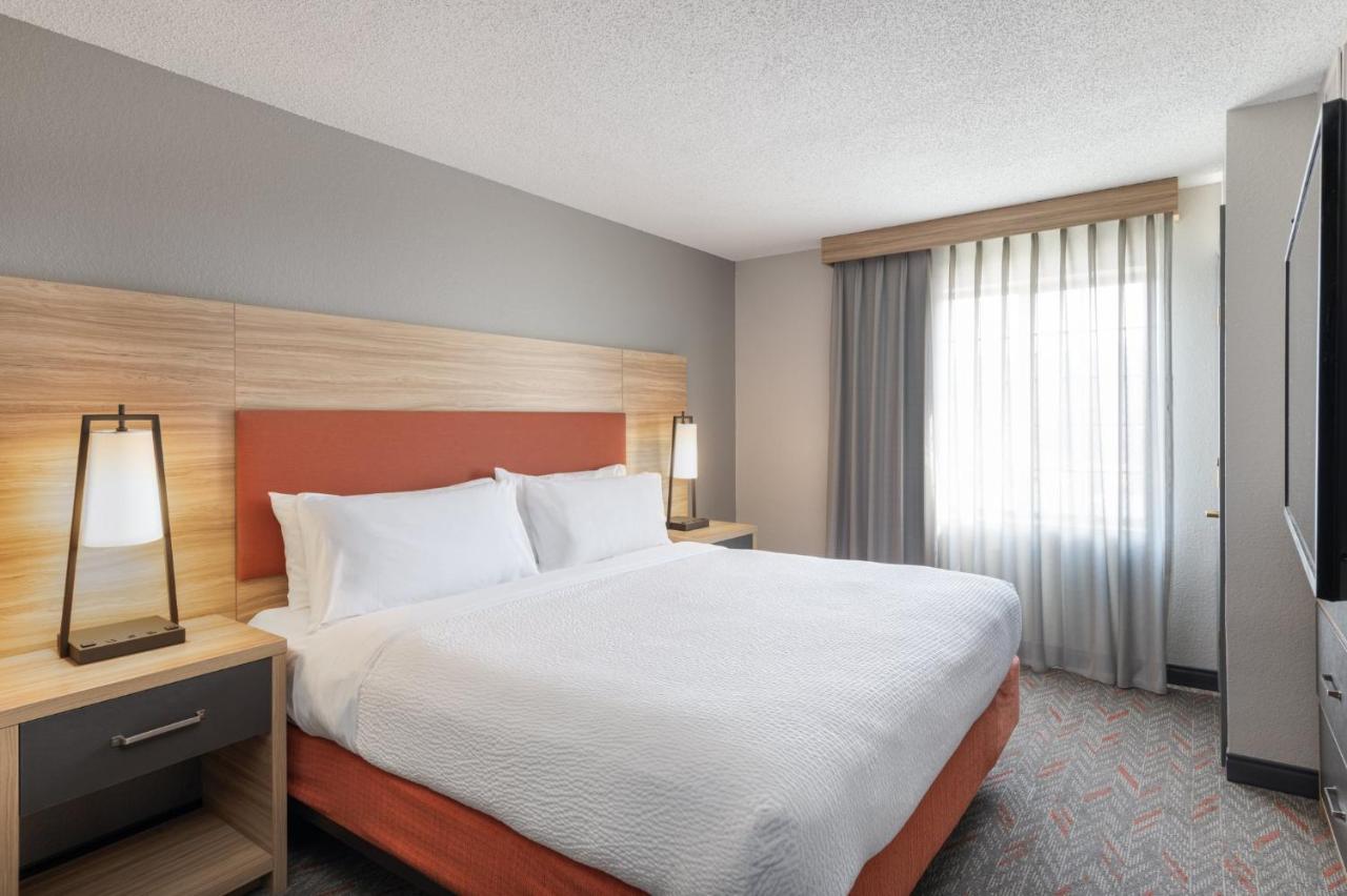 One-Bedroom King Suite with Sofa Bed - Non-Smoking at Candlewood Suites Eagan Arpt South - Mall Area by IHG