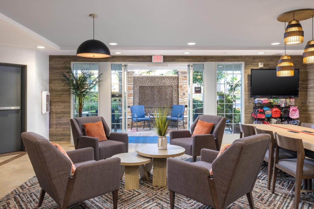  | Candlewood Suites Anaheim - Resort Area, an IHG Hotel