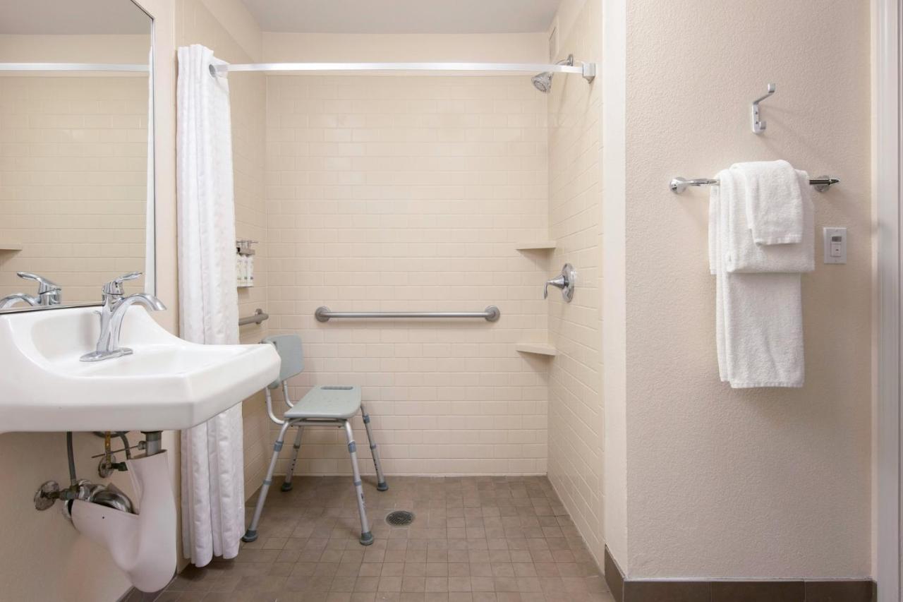 One-Bedroom Queen Suite with Shower at Candlewood Suites Anaheim - Resort Area by IHG