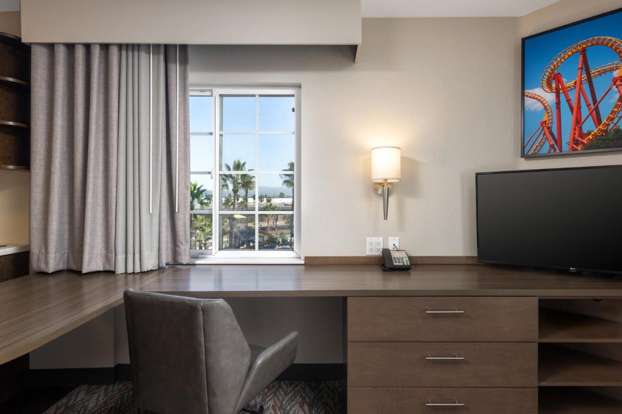  | Candlewood Suites Anaheim - Resort Area, an IHG Hotel