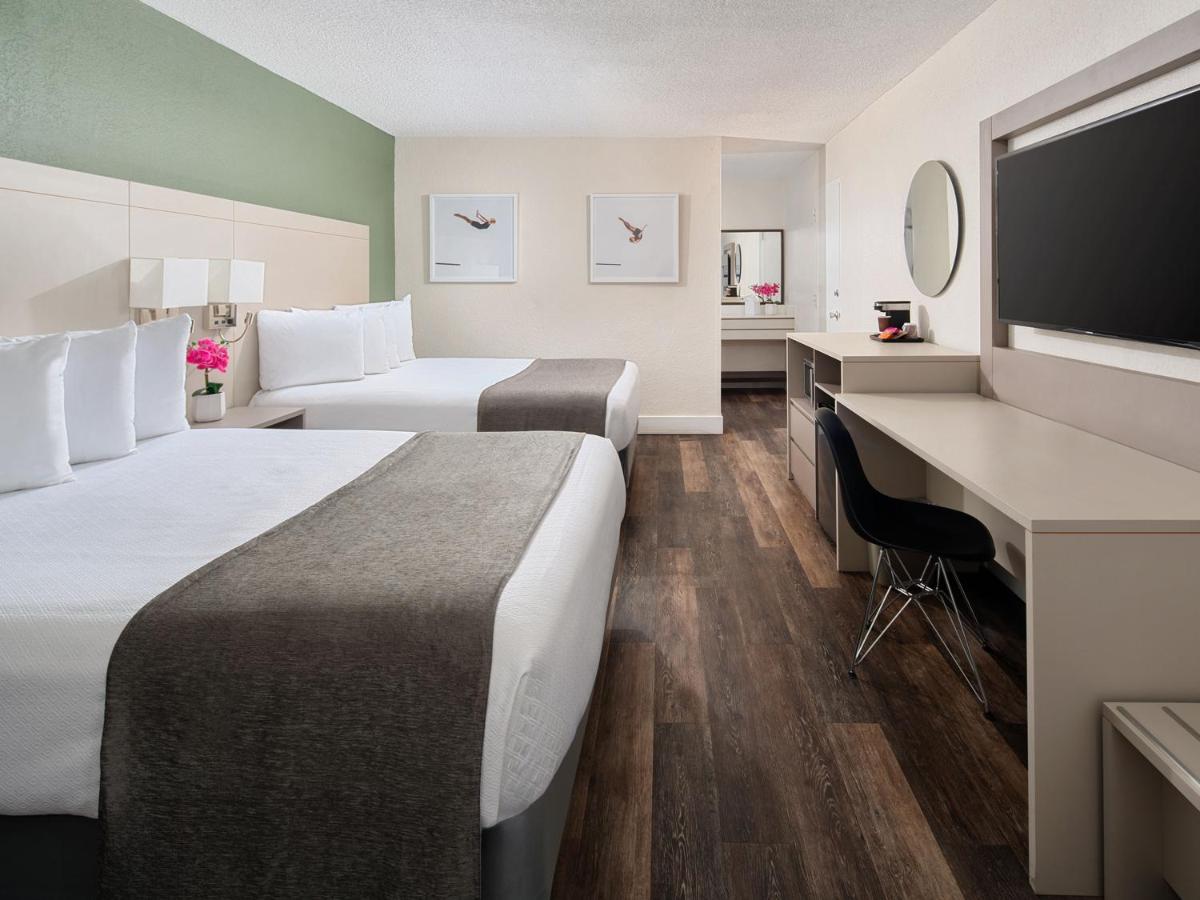 Deluxe Queen Room with Two Queen Beds at Wyndham I-Drive Avanti Resort & Conference Center