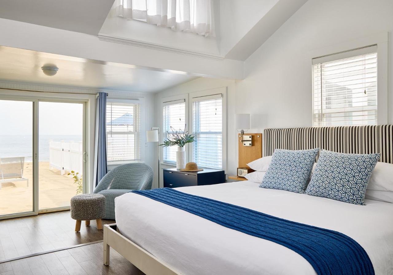 | Blue - Inn on the Beach
