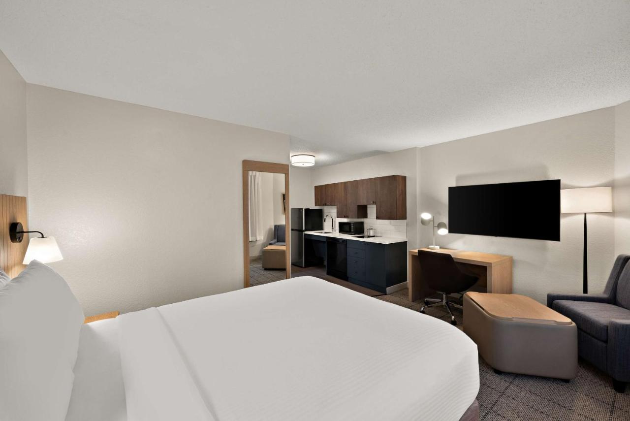 Queen Studio Suite with Bathtub - Mobility Accessible at Sonesta Simply Suites Jersey City