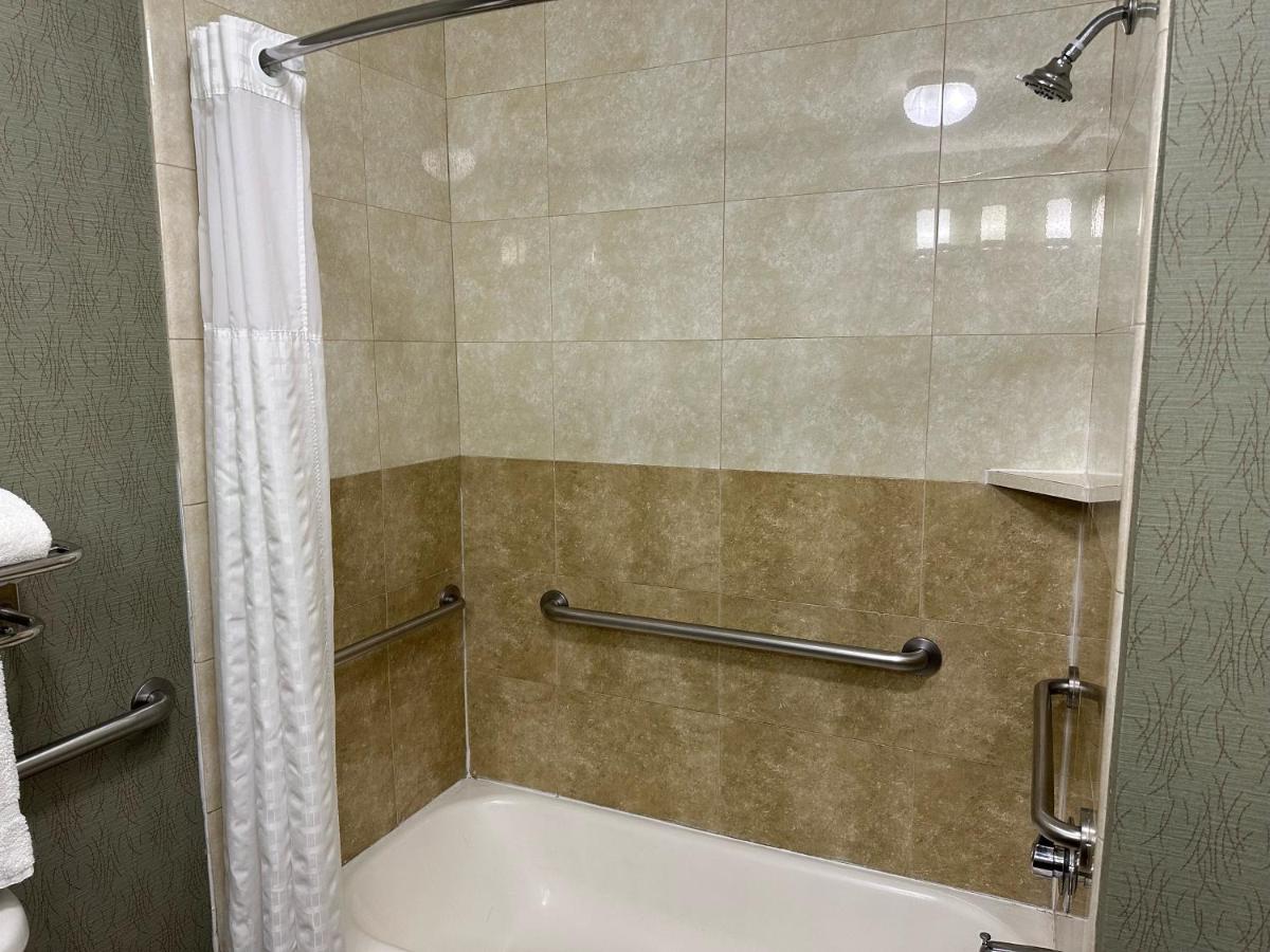 2 Queen Beds, Lake/Pool View, Non-Smoking at La Quinta Inn & Suites by Wyndham Fort Worth - Lake Worth