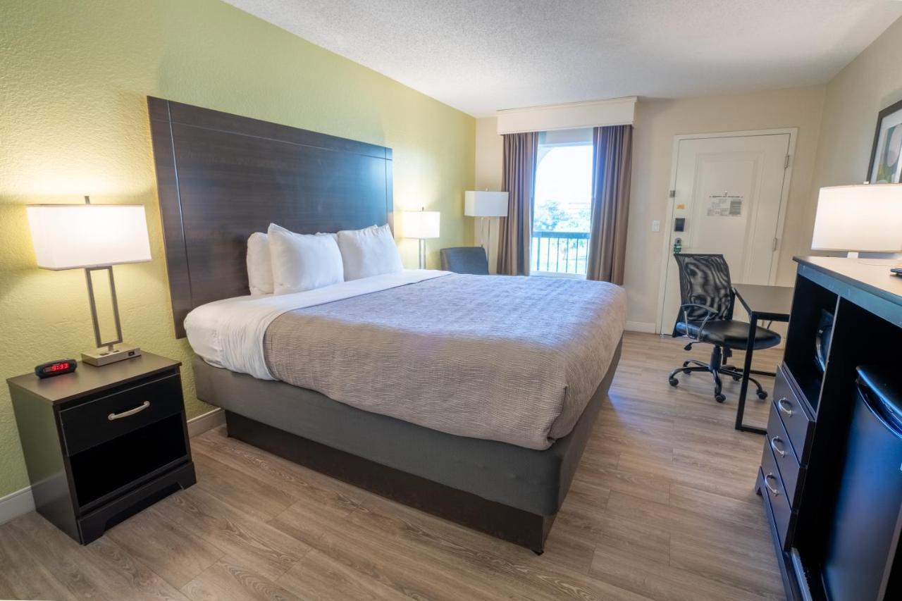 King Room - Non-Smoking at Quality Inn Palm Beach International Airport