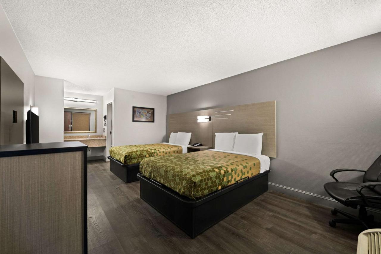 | Econo Lodge Richmond