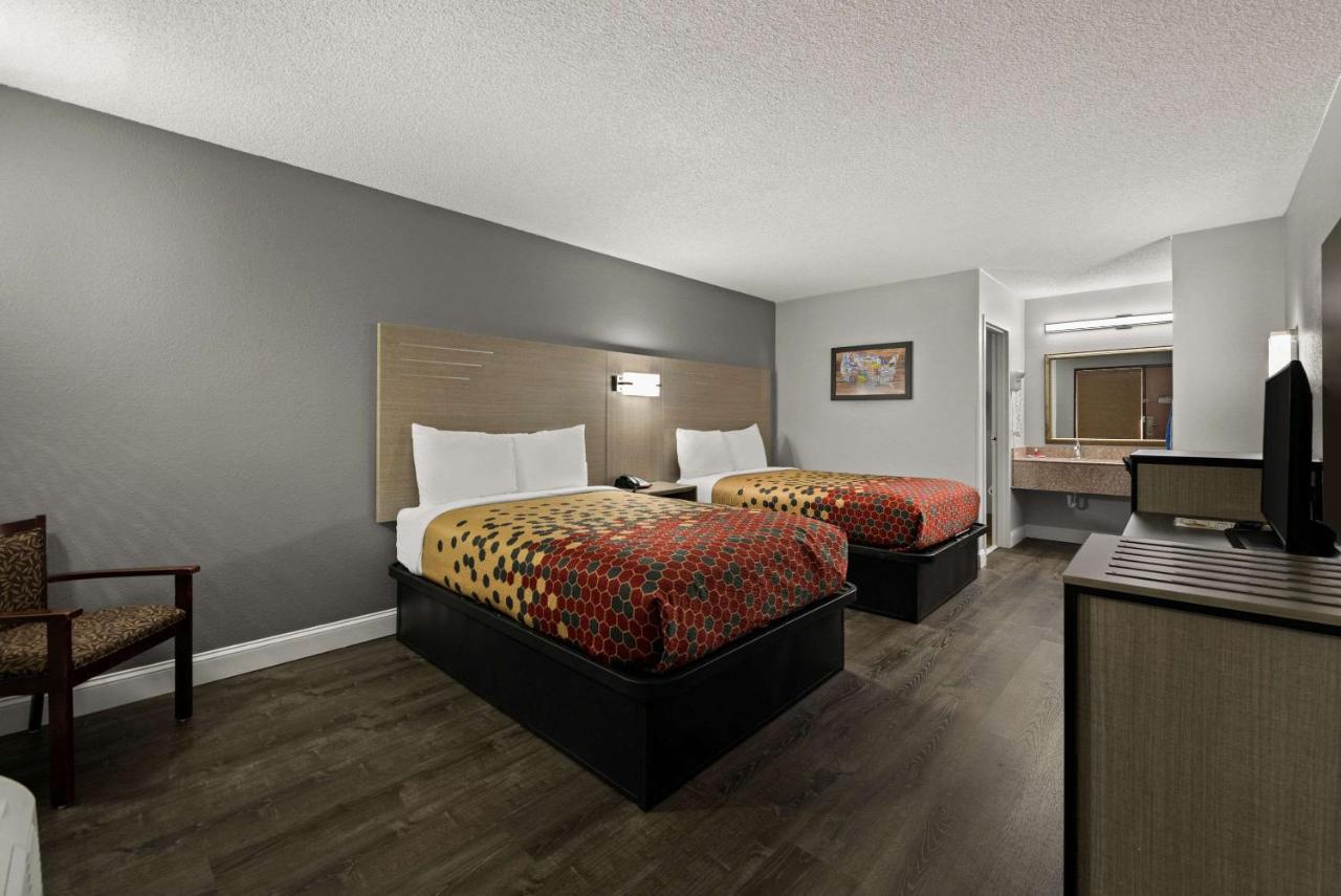 | Econo Lodge Richmond