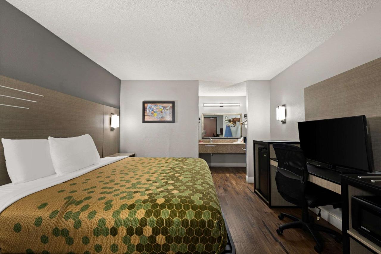| Econo Lodge Richmond