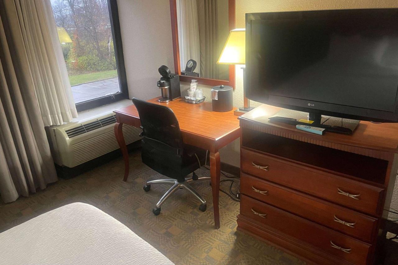 | Best Western Plus Dayton Northwest