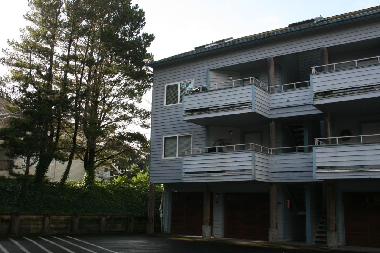 Ocean View 2 bedroom condominium - 1.5 miles south of The Waves at The Waves