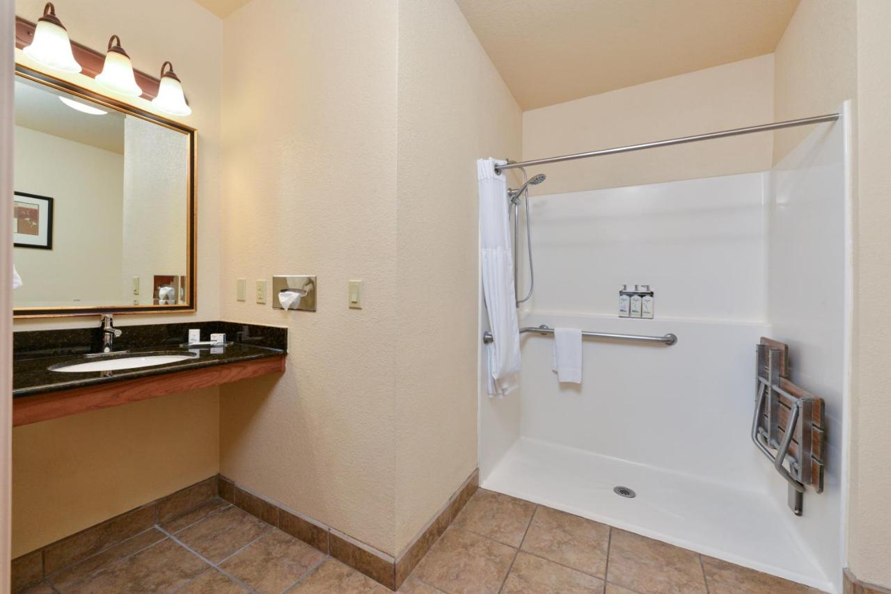 One-Bedroom Queen Suite with Roll-In Shower - Disability Access at Staybridge Suites Las Cruces by IHG