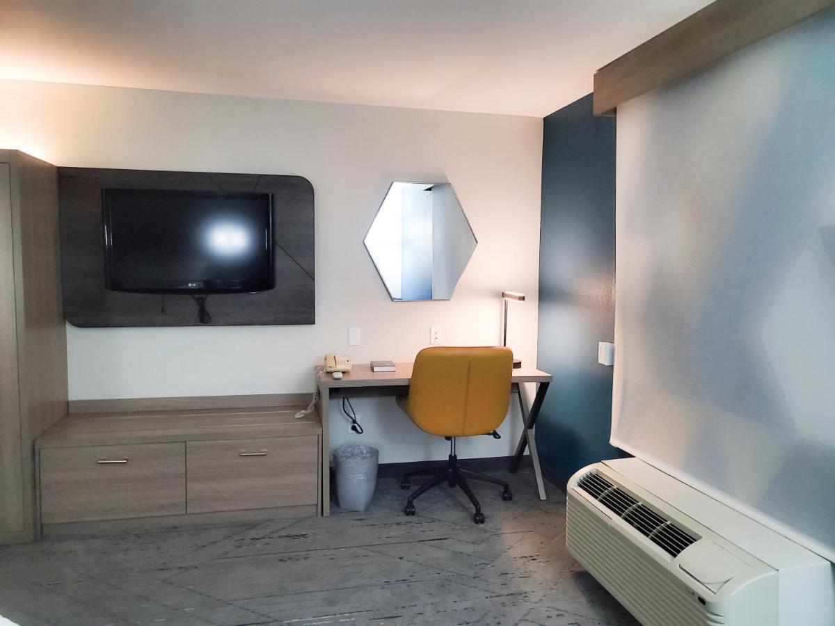 King Room - Hearing Accessible - Non-Smoking at Holiday Inn Express Hotel & Suites Enid - Highway 412 by IHG