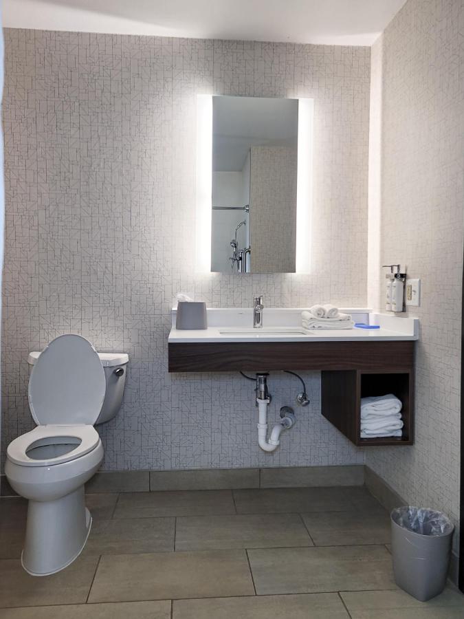 King Room - Hearing Accessible - Roll-in Shower at Holiday Inn Express Hotel & Suites Enid - Highway 412 by IHG