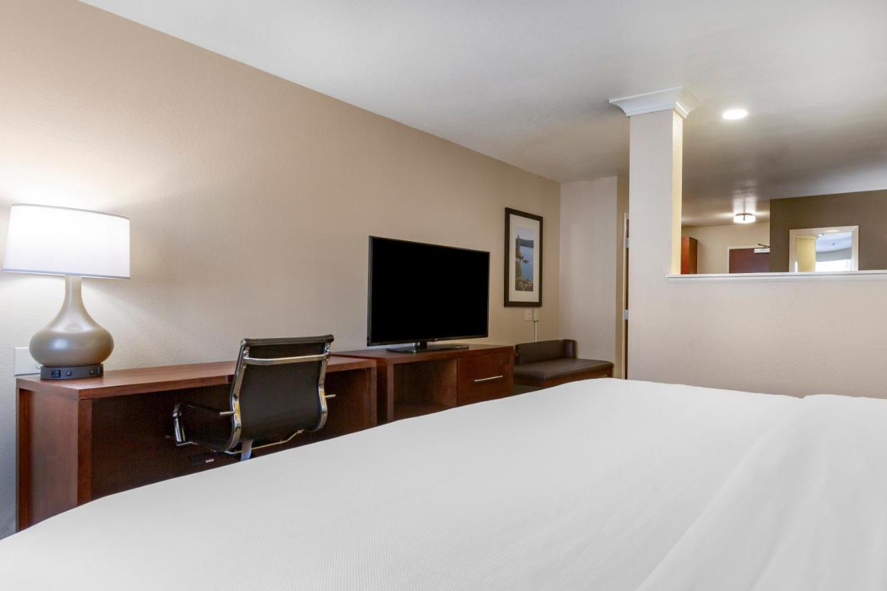 King Suite - Non Smoking/Pet Friendly at Comfort Inn & Suites Coeur d'Alene