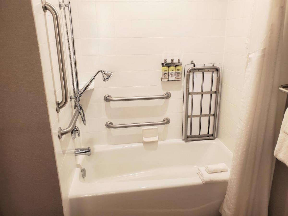 | Holiday Inn Express & Suites Cheney, an IHG Hotel