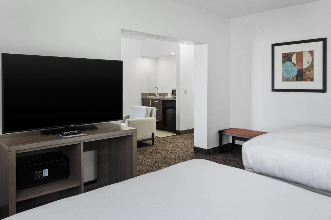 Superior Queen Suite with Living Room and Sofa Bed - Non-Smoking at Comfort Inn Chandler - Phoenix South I-10