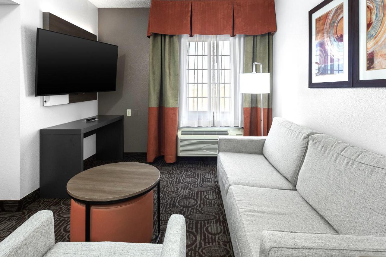 Deluxe King Suite with Wet Bar - Non-Smoking at Comfort Inn Chandler - Phoenix South I-10