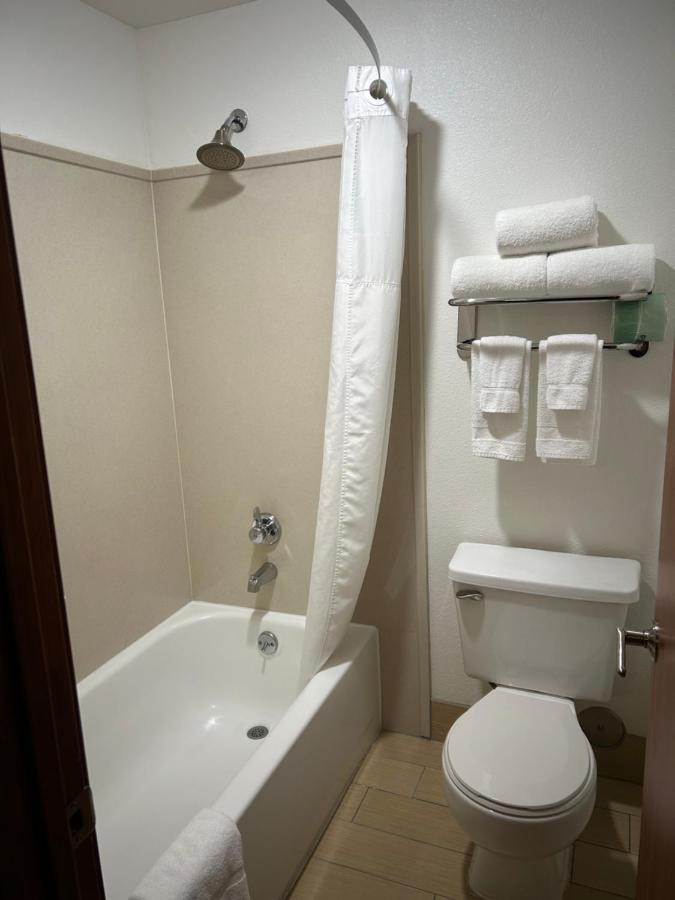  | Country Inn & Suites by Radisson, Portland Delta Park, OR