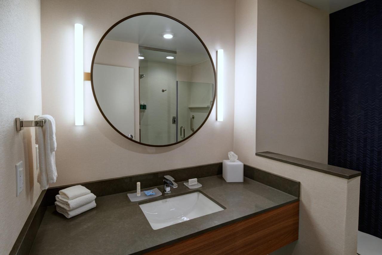 | Fairfield Inn & Suites by Marriott Midland