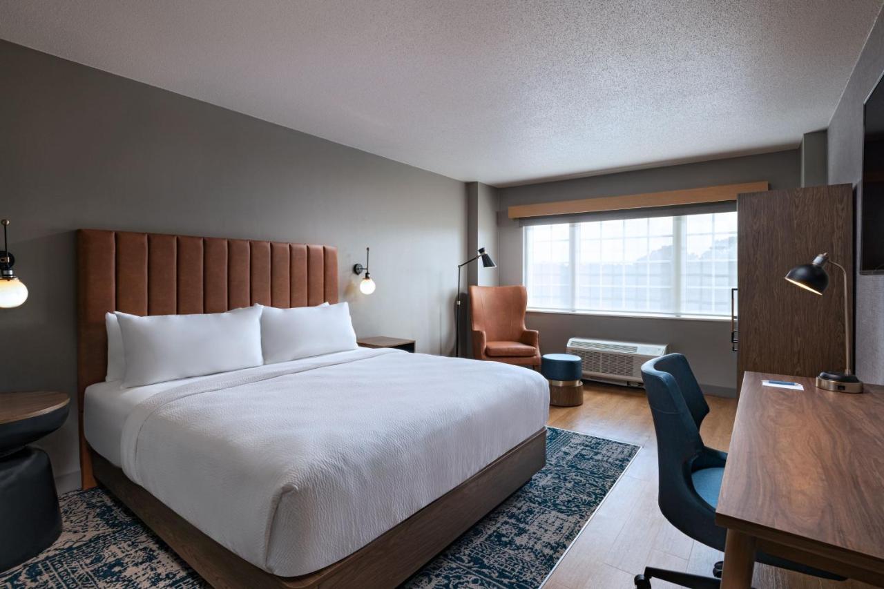 King Room at Four Points by Sheraton Houston West