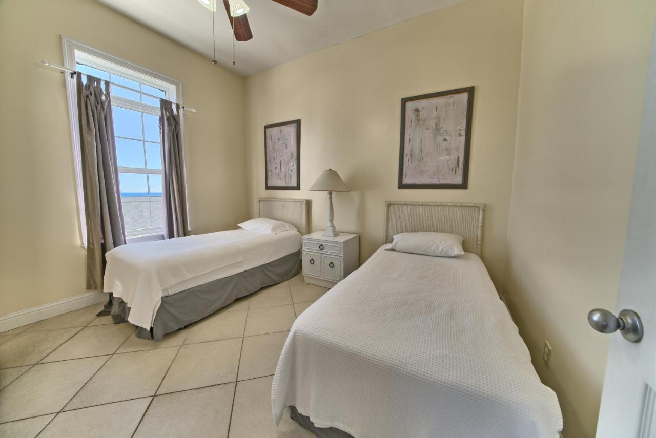  | Pineapple Villas
