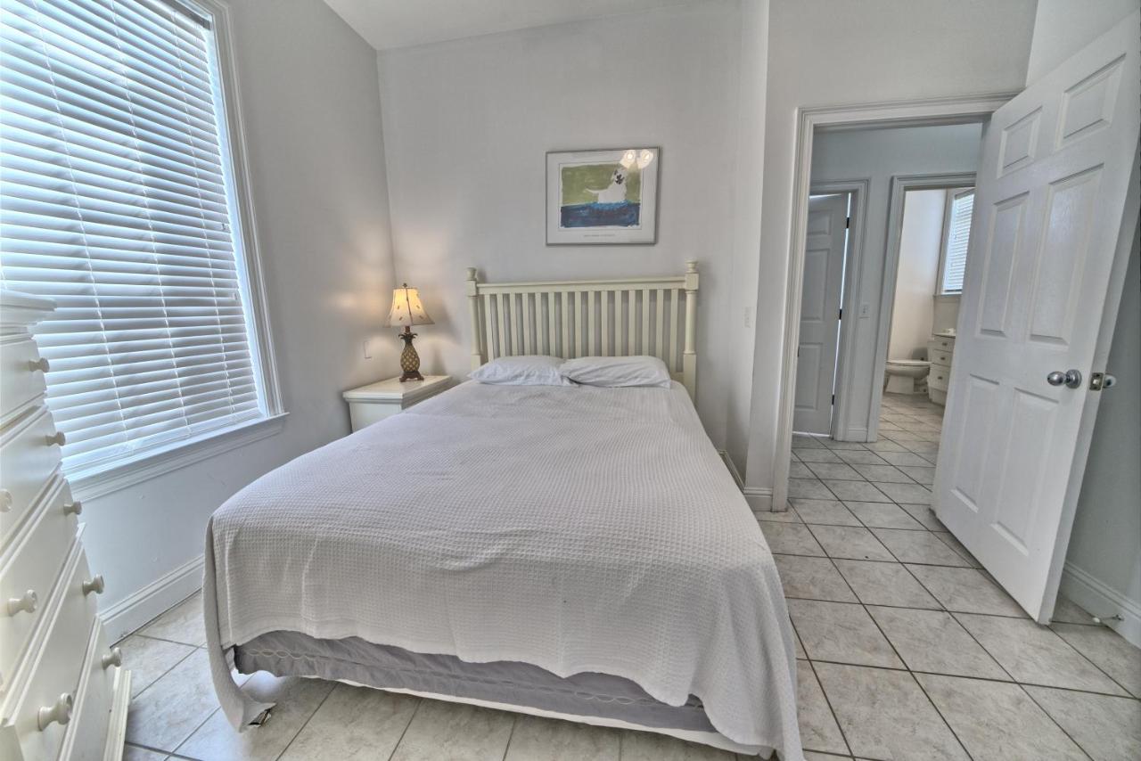  | Pineapple Villas