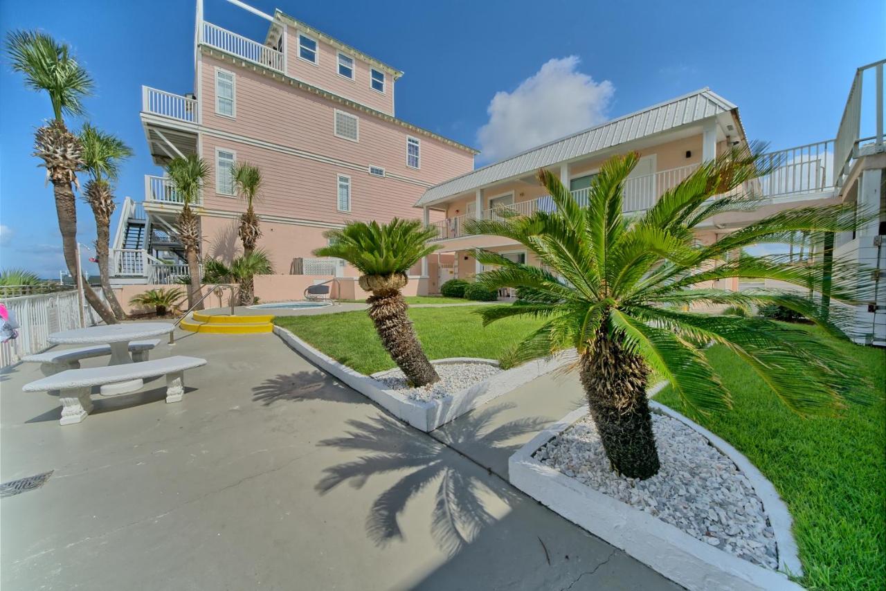 | Pineapple Villas
