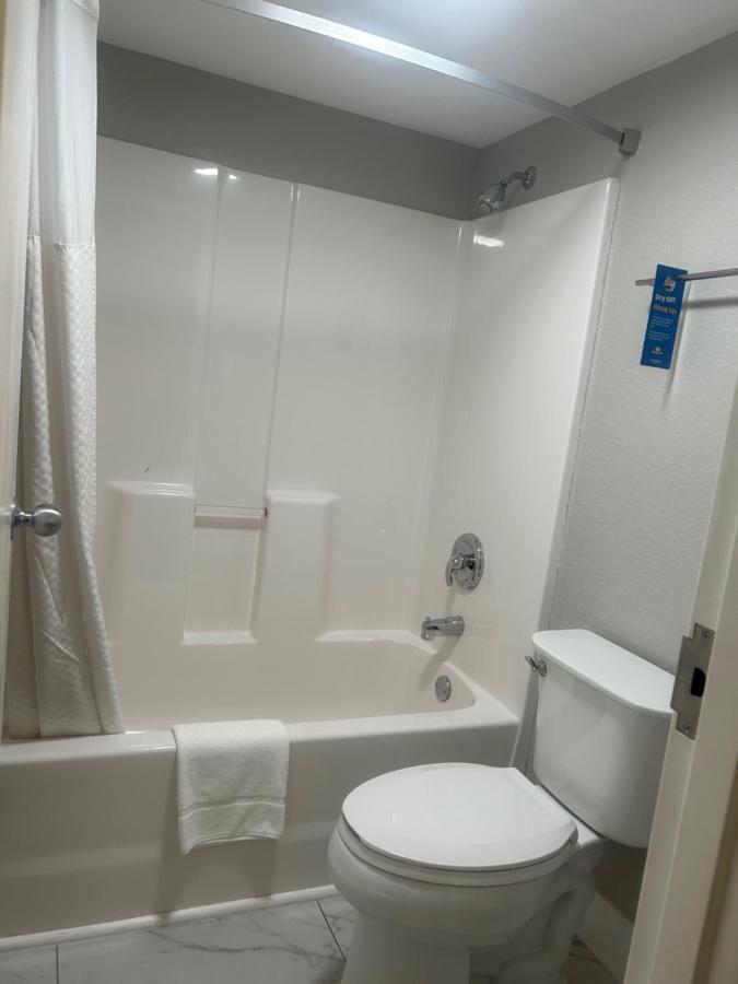 Queen Room with Two Queen Beds - Pet Friendly/Non-Smoking at Days Inn by Wyndham Port Charlotte/Punta Gorda