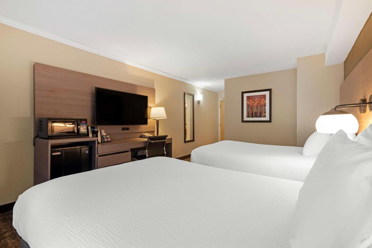 Double Room with Two Double Beds - Non-Smoking at Best Western Plus Windjammer Inn & Conference Center