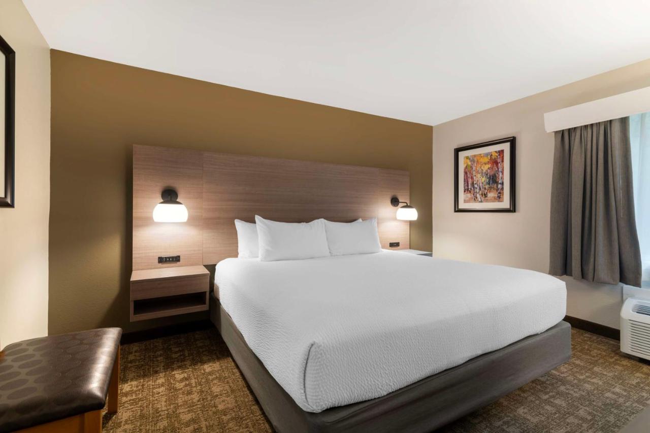 King Room - Non-Smoking at Best Western Plus Windjammer Inn & Conference Center