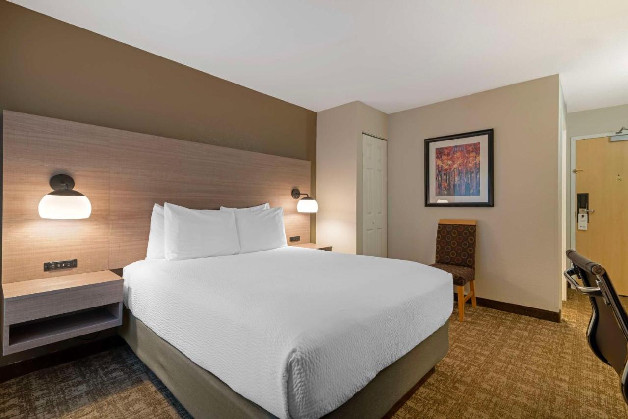 King Room - Non-Smoking at Best Western Plus Windjammer Inn & Conference Center
