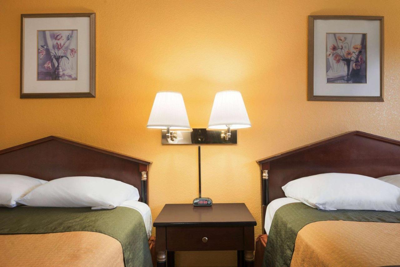 | Super 8 by Wyndham Brookville