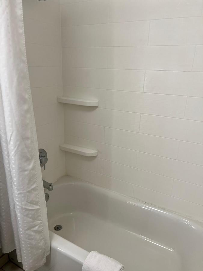 King Suite with Tub at Holiday Inn Express & Suites Mobile - University Area by IHG