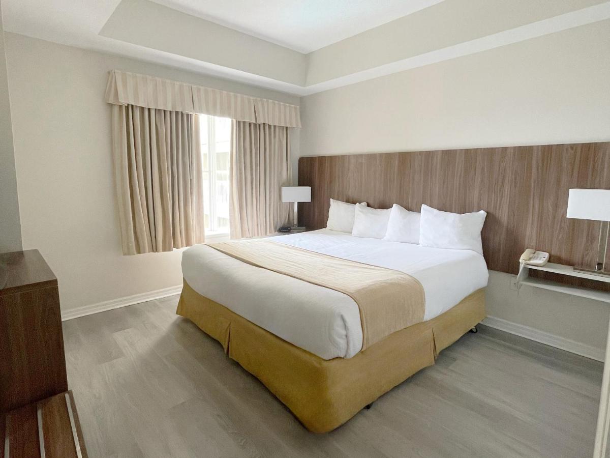  | The Point Hotel & Suites Universal