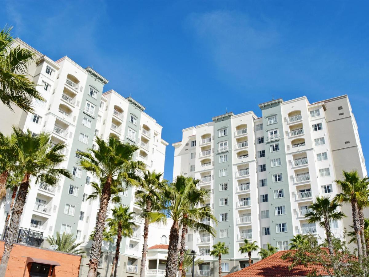  | The Point Hotel & Suites Universal
