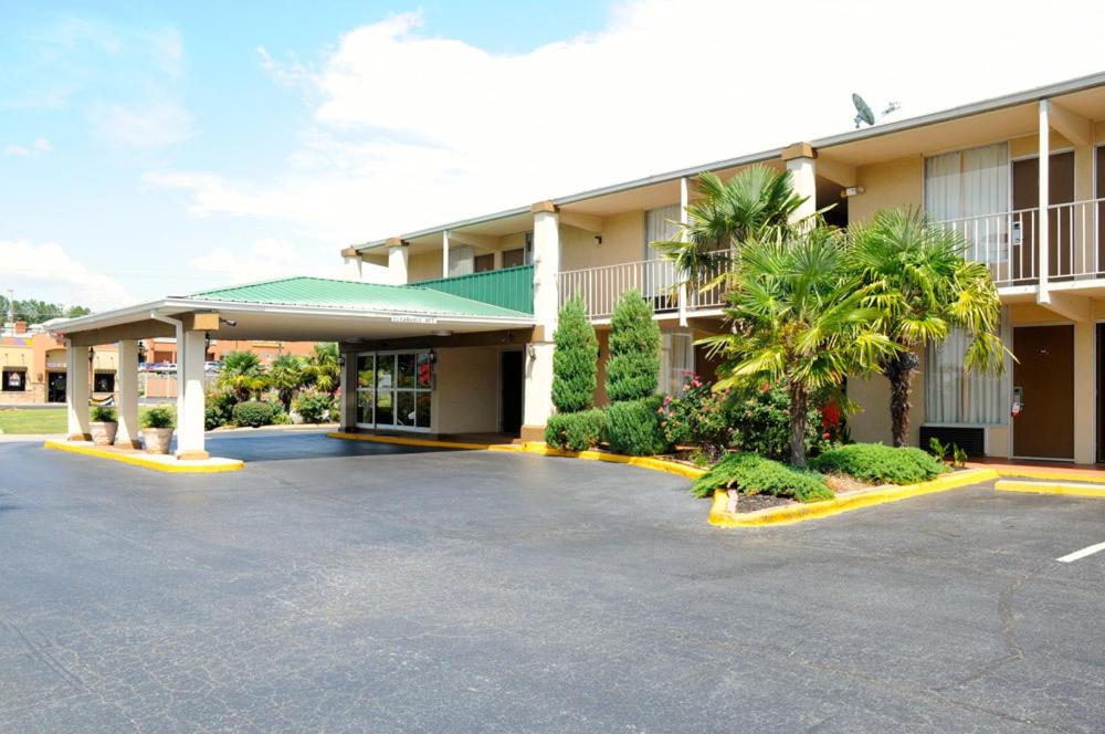 | Heritage Inn