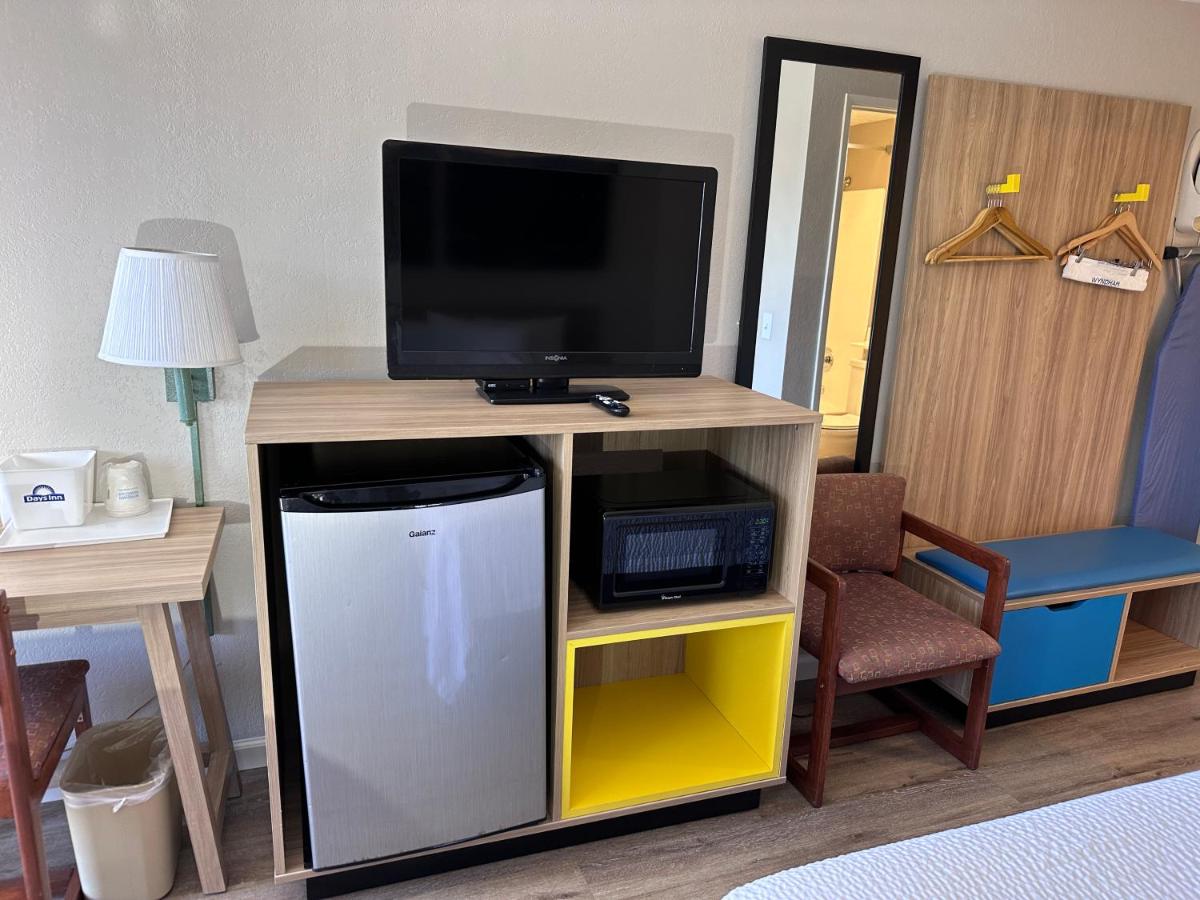 | Days Inn by Wyndham San Marcos